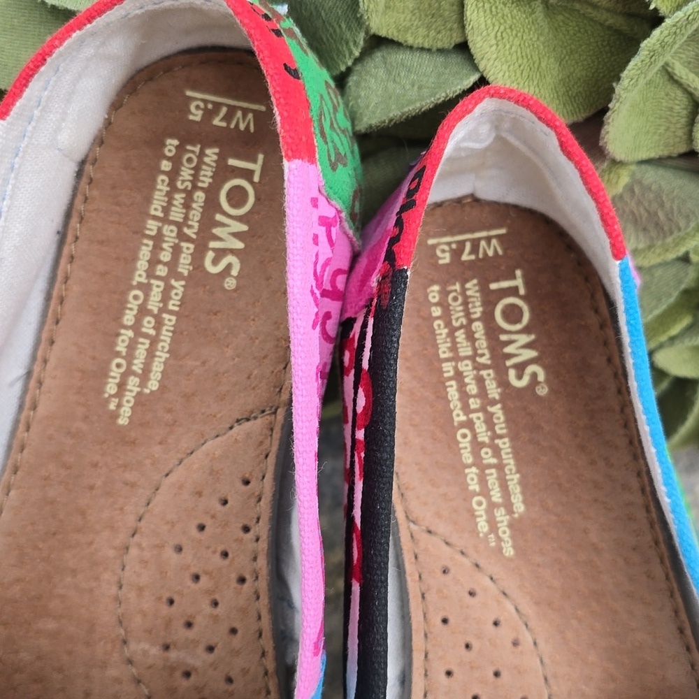TOMS Wizard of Oz Slip-Ons Alpargata Custom Painted Size 7.5 - Picture 14 of 14